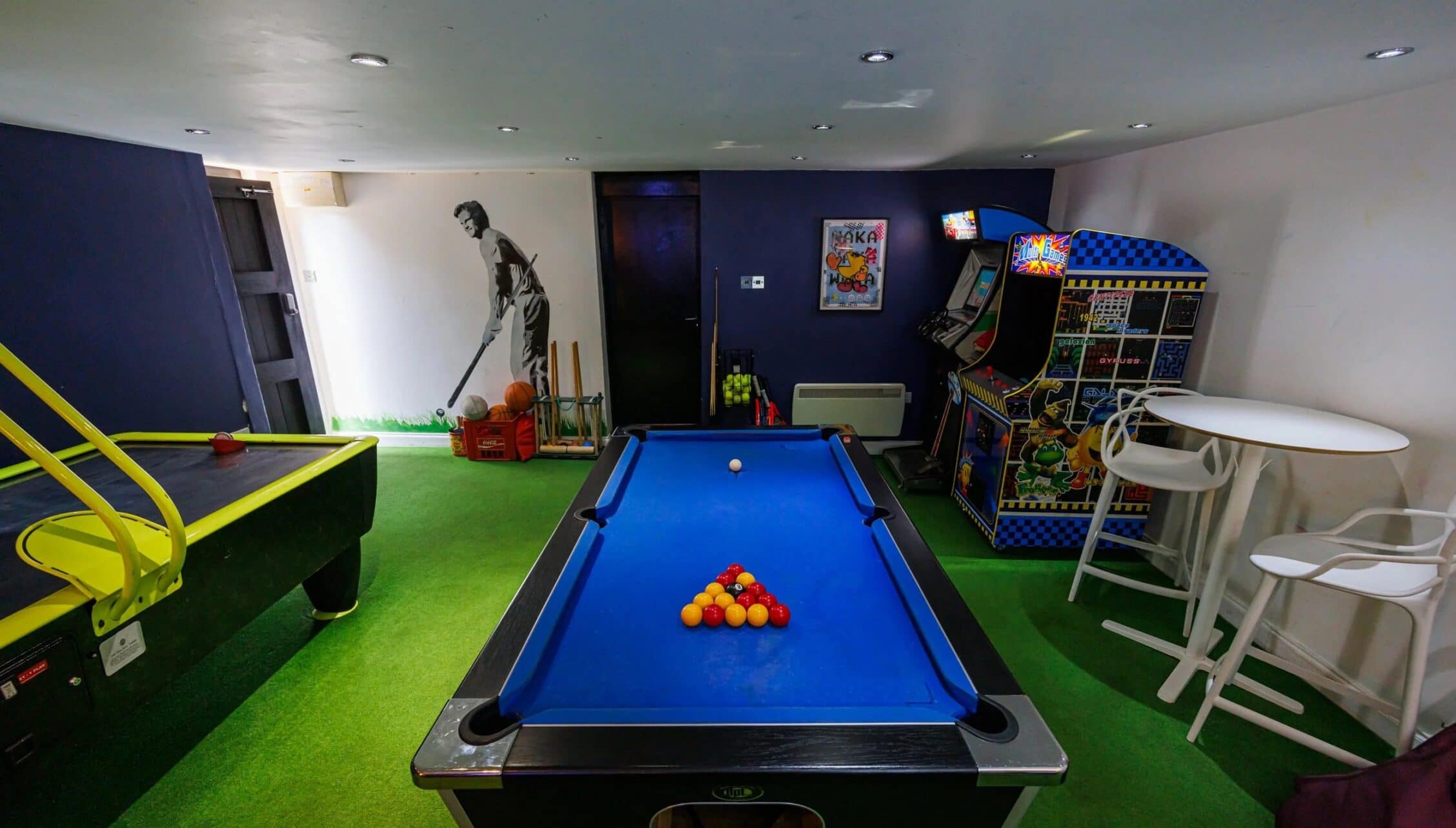 Hill House Norfolk, Norfolk – Games room with pool table, arcade machines and air hockey table.