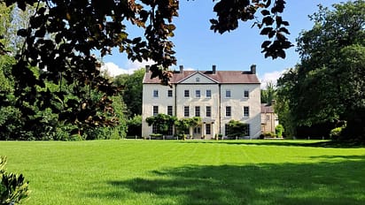 Glansevin Mansion